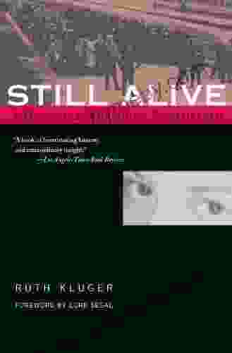 Still Alive: A Holocaust Girlhood Remembered (The Helen Rose Scheuer Jewish Women s Series)